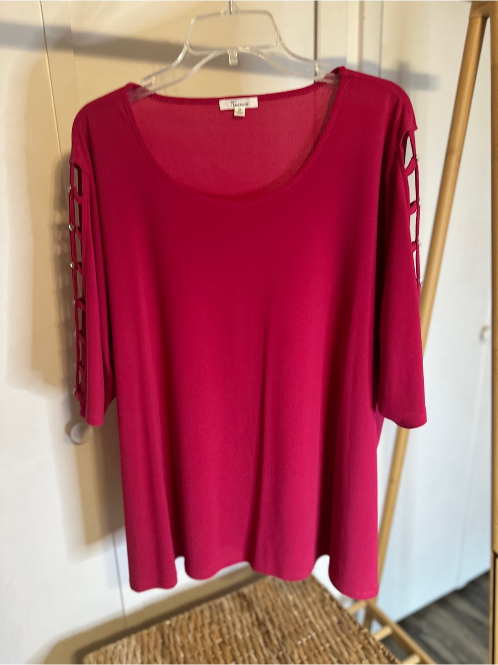 89th & Madison Fuchsia Cutout‎ Sleeve Knit Top